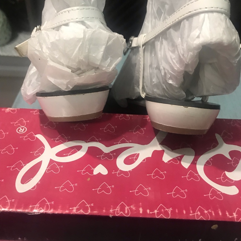White sandals - Picture 4 of 5